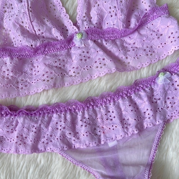 Eyelet Lace Lingerie Set - Picture 4 of 6